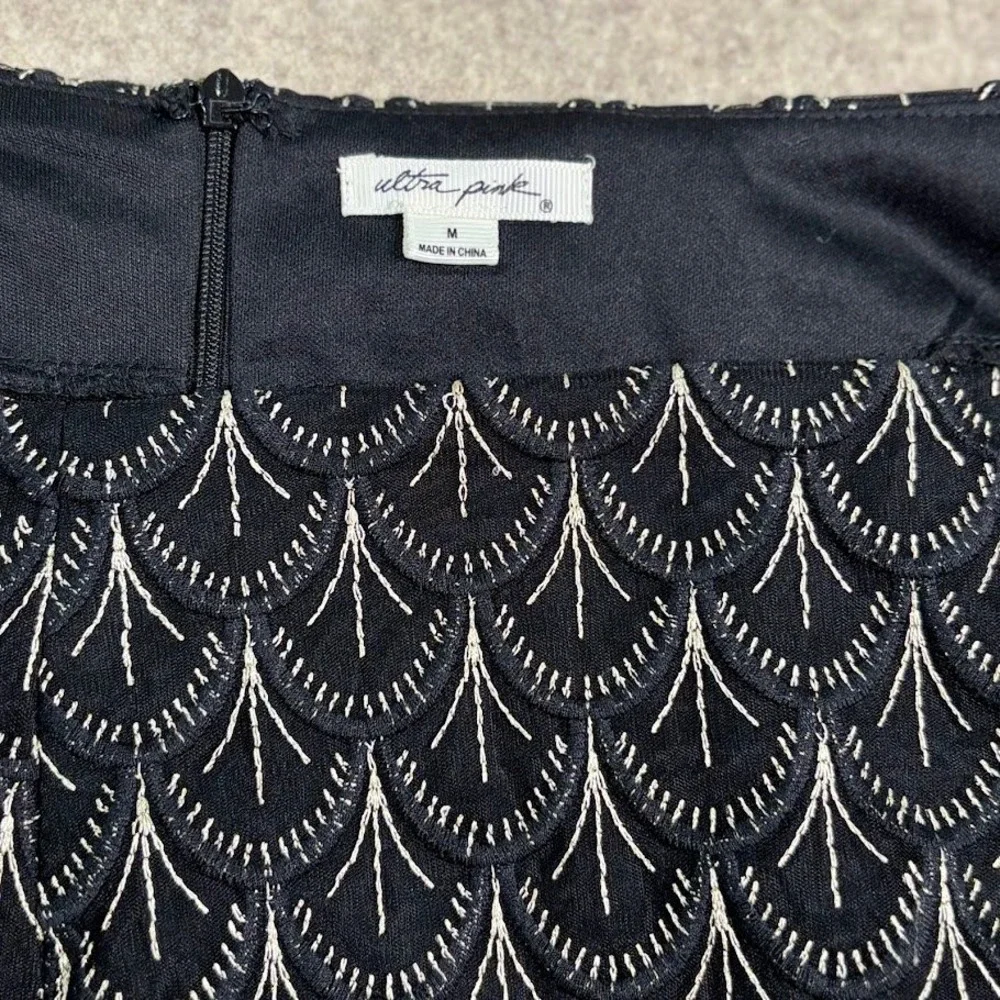 Ultra‎ Pink Skirt Med Black Gold Nylon Metallic Embroidered Boho Classic Mini M